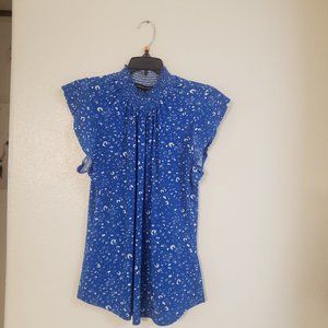 Blue sleevless blouse